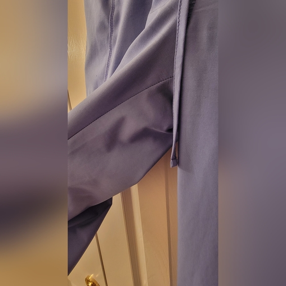 Cherokee infinity scrubs - Picture 2 of 9